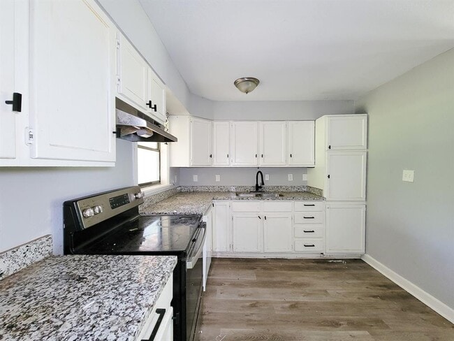 Building Photo - 111 Wisteria St