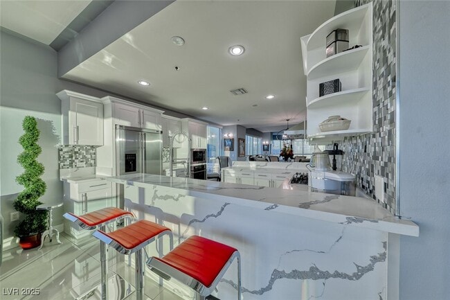 Building Photo - 4575 Dean Martin Dr