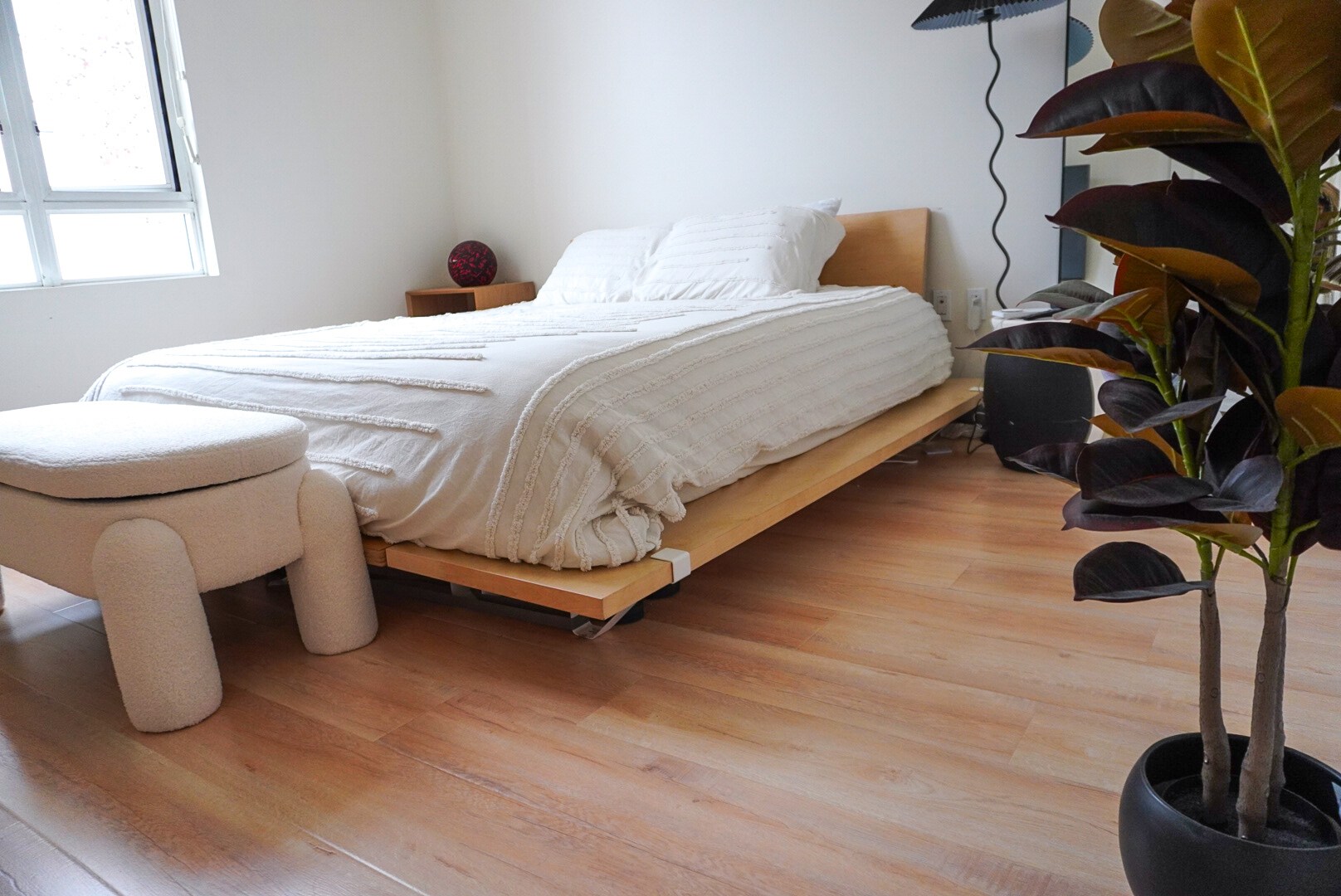 Building Photo - 555 Front St