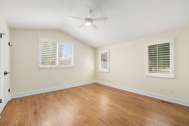 Building Photo - Stunning Home in the Heart of Cherry Creek...