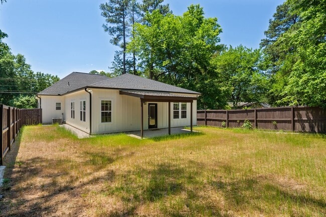 Building Photo - Application Pending! Charming Newly Constructed Property in Raleigh with Modern Appliances/Fixtures!