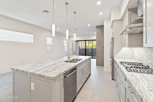 Building Photo - 1 Easy St