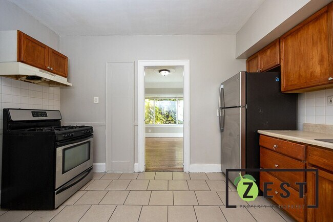 Building Photo - 3740 Tyler St