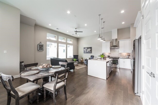 Building Photo - 2149 Hoskins Dr