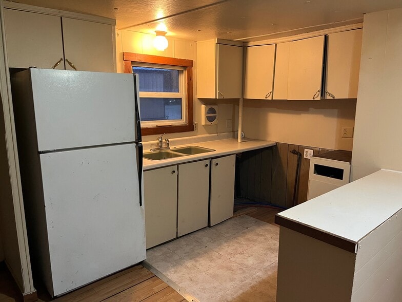Building Photo - 1130 MT-135