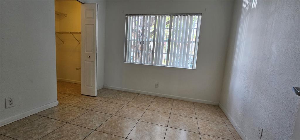 Building Photo - 1464 Springside Dr