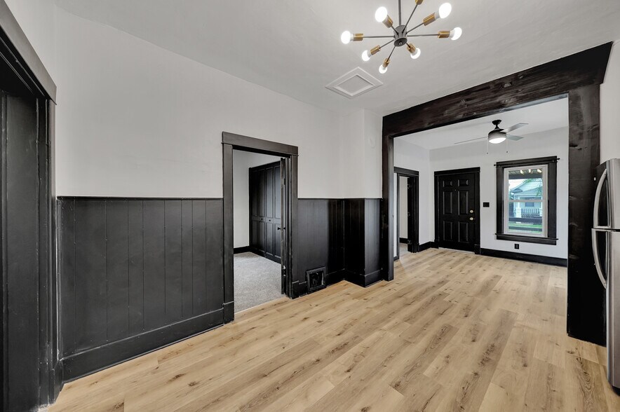 Building Photo - 705 New Hampshire St