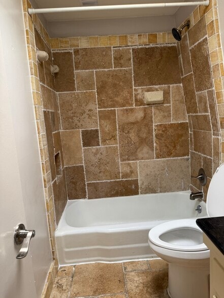 Building Photo - 2704 San Pedro St