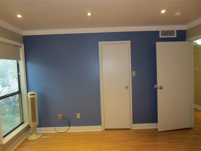 Building Photo - 7950 N Stadium Dr