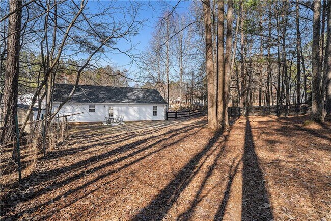 Building Photo - 192 Conifer Ln