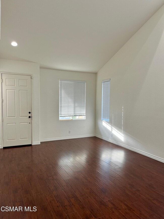 Building Photo - 658 Avenida Magdalena