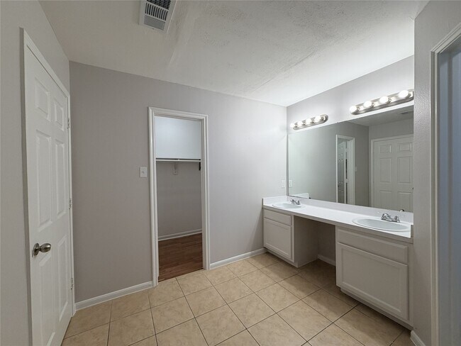 Building Photo - 6407 Waldron Dr