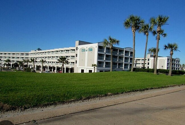 Building Photo - 6102 Seawall Blvd