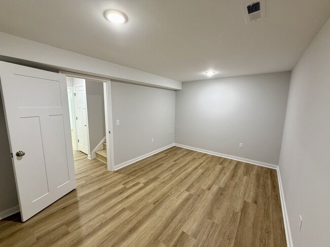 Building Photo - 401 Birdie Rd