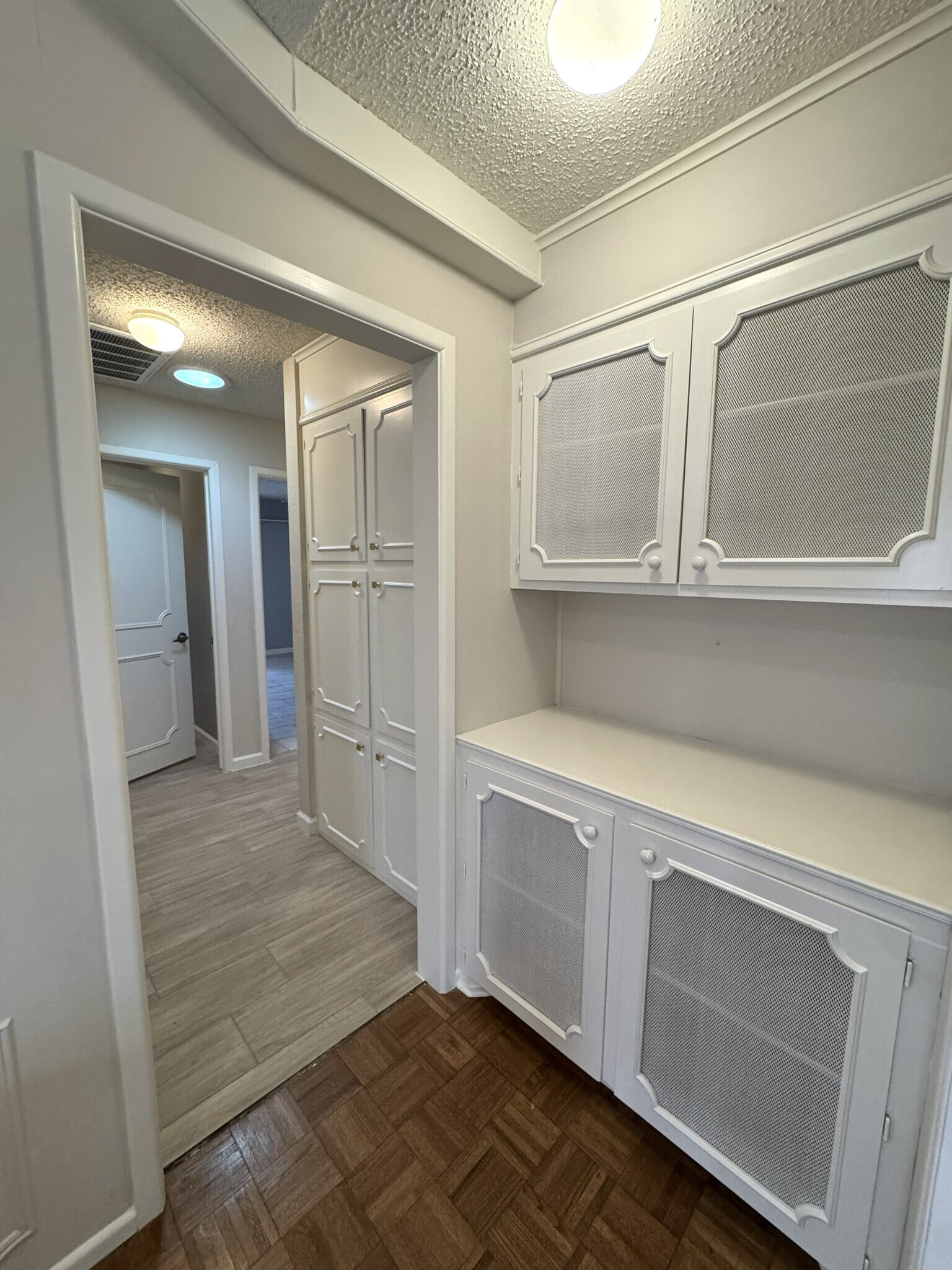 Building Photo - 2405 Stutz Plz