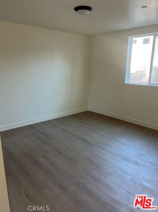 Building Photo - 835 E 33rd St