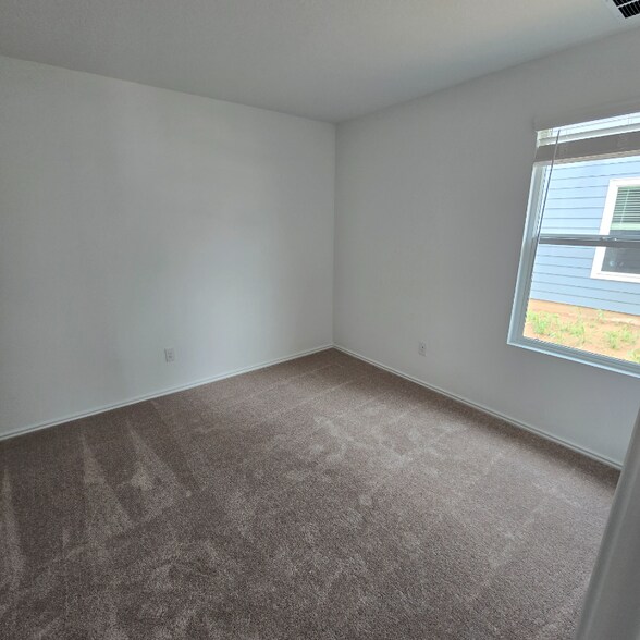 Building Photo - 2313 Dust Devil Dr