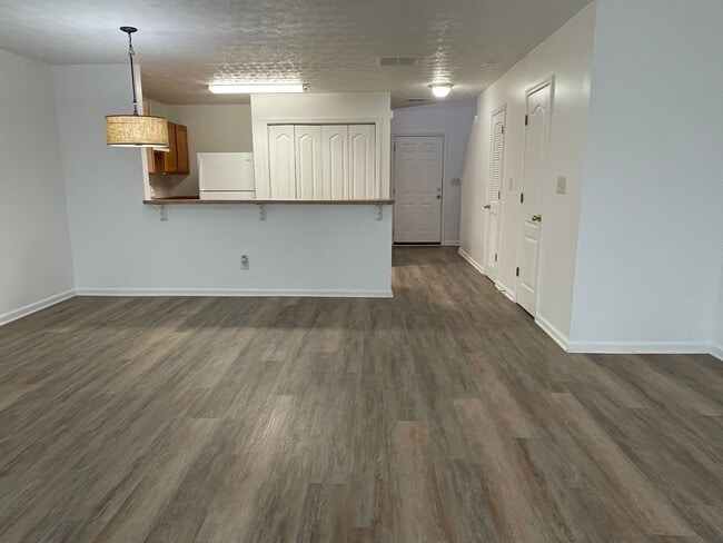 Building Photo - Spacious 4 Bedroom Townhome in Jackson with fenced backyard!