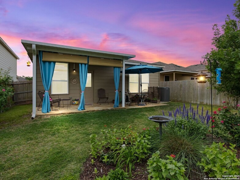 Building Photo - 206 Elderberry