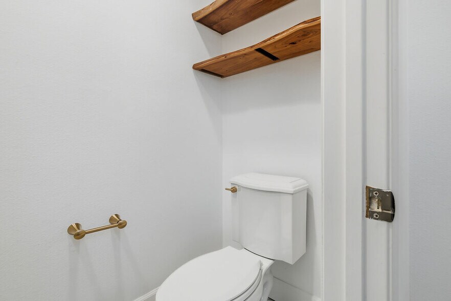 Building Photo - 501 Herondo St