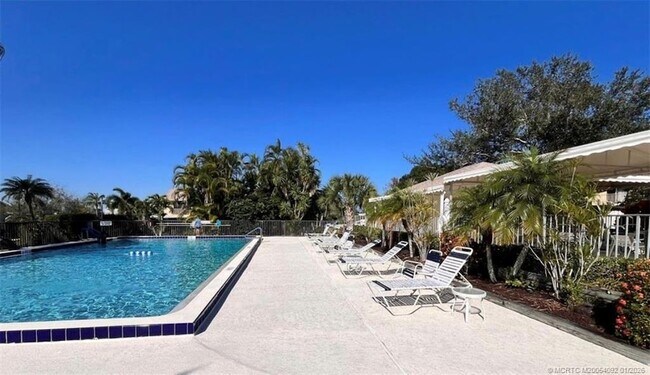 Building Photo - 7411 SE Jamestown Terrace