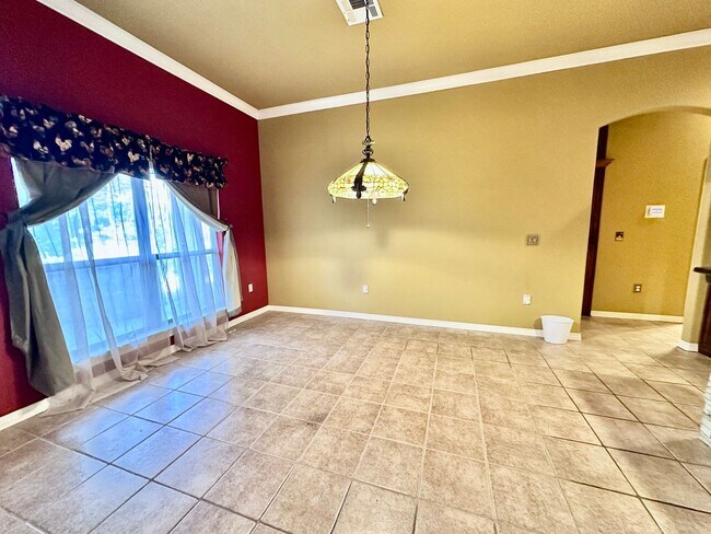 Building Photo - Charming 3-Bedroom Home with View in Moore...