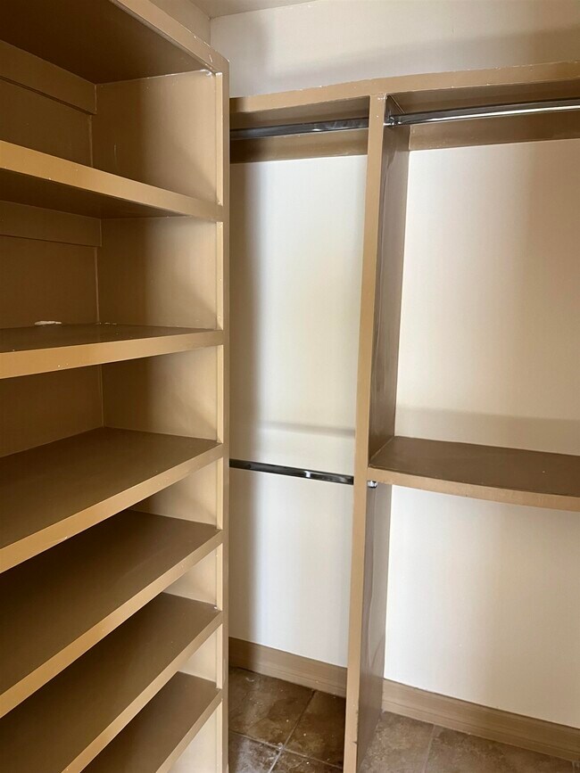 Building Photo - 3909 Ivana Ct