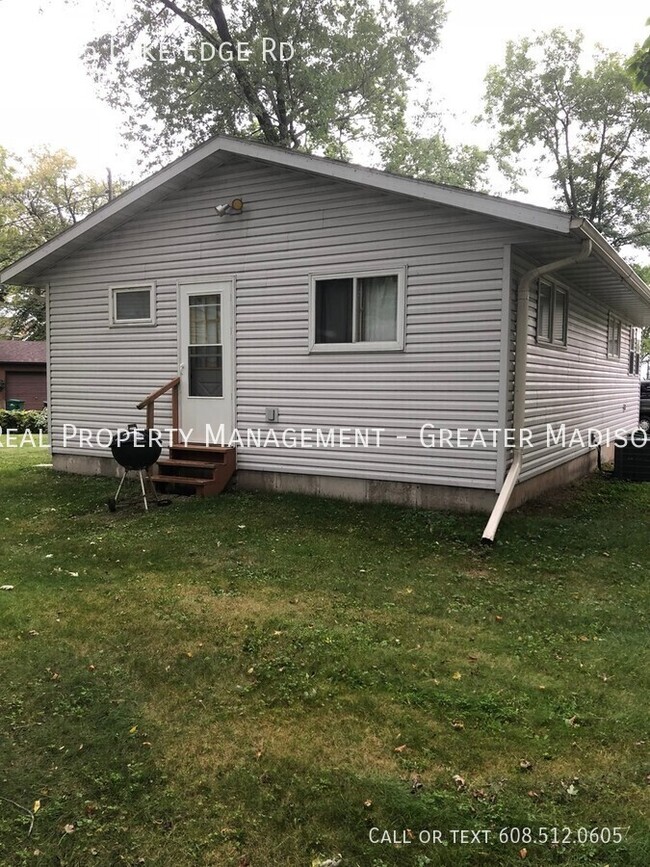 Building Photo - Cozy 2 bed home with Lake Waubesa access!