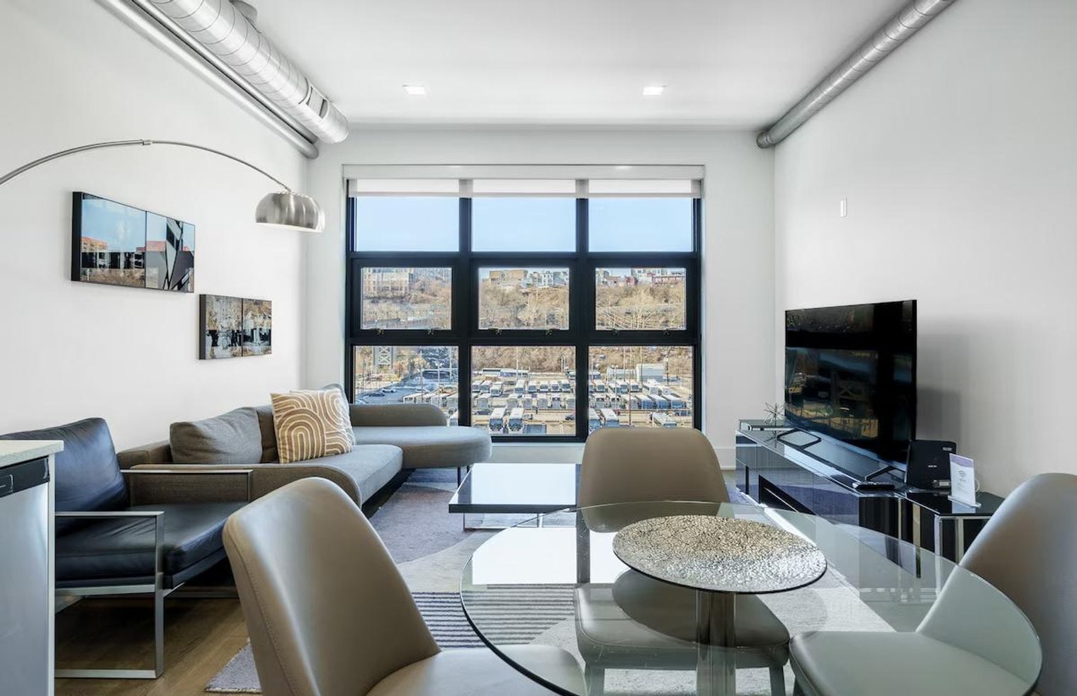 Building Photo - 1414 Grand St