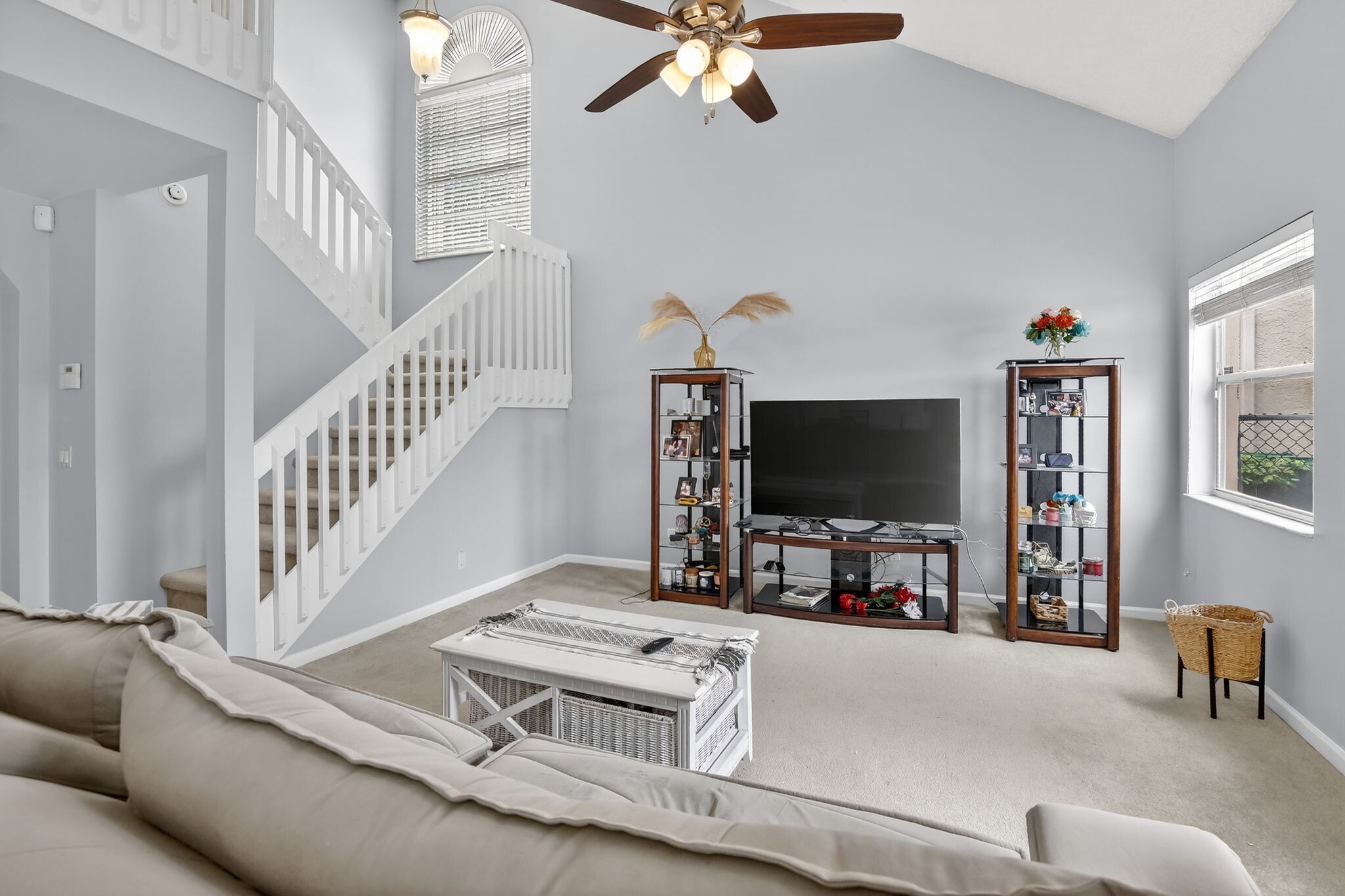 Building Photo - 9481 Oak Grove Cir