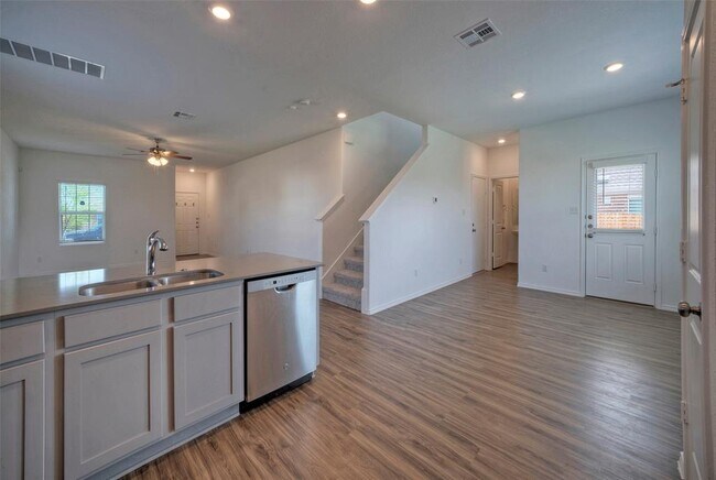 Building Photo - 3201 Ancira Pl