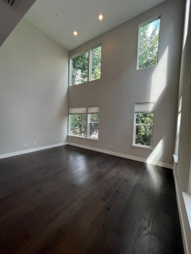Building Photo - 2 bedroom | 2.5 bathrooms | Home in Alkali...