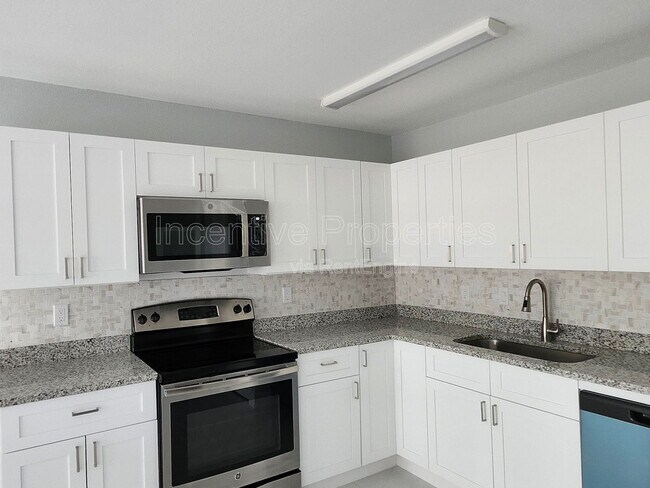 Building Photo - 4744 Walden Cir