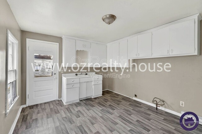 Building Photo - 837 Colburn St