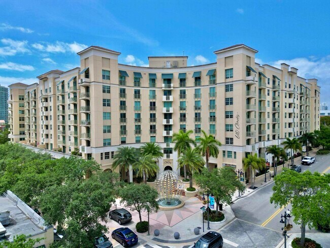 Building Photo - 610 Clematis St