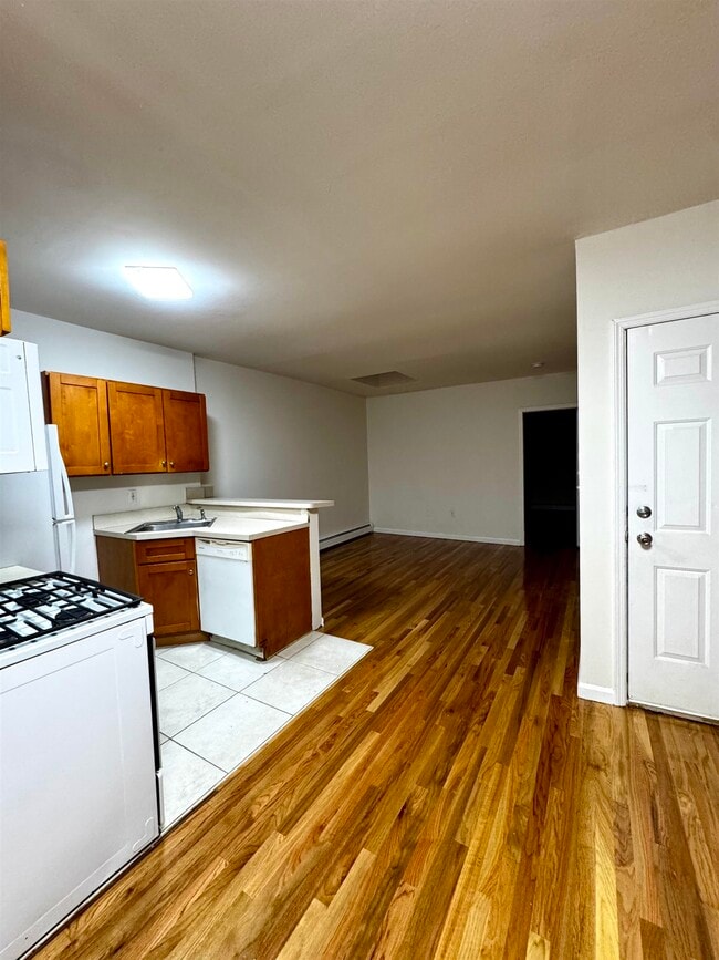 Building Photo - 722 Ocean Ave