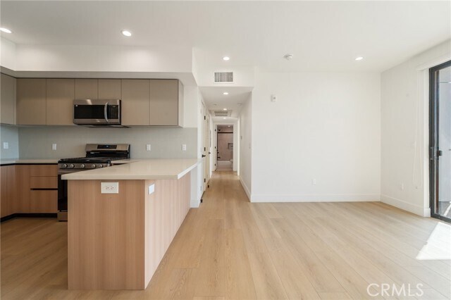 Building Photo - 7510 Sepulveda Blvd