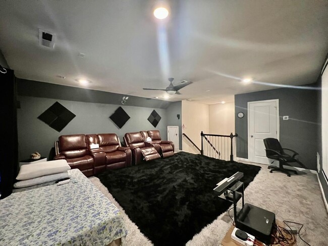 Building Photo - 1404 Reidhaven St