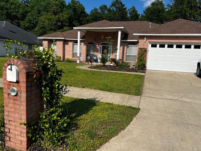 Building Photo - 64 Hillcrest Dr