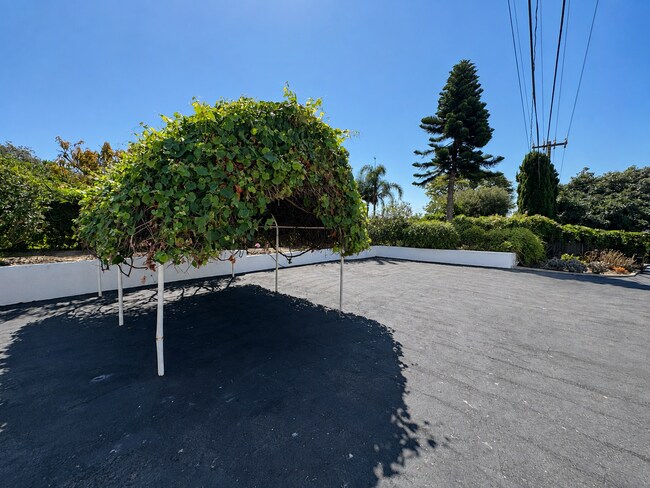 Building Photo - 352 Glen Ellen Dr