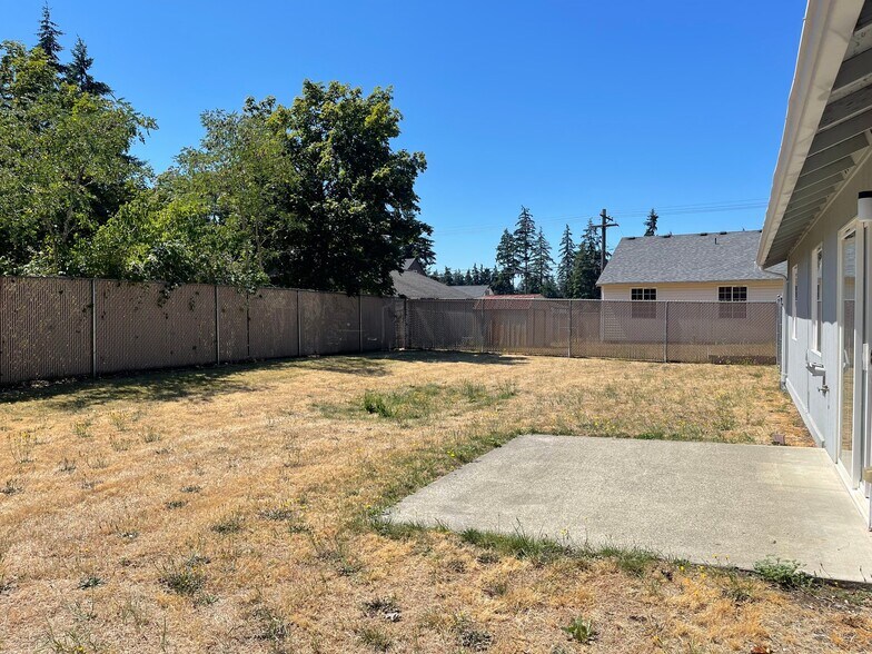 Building Photo - 10219 S Sheridan Ave