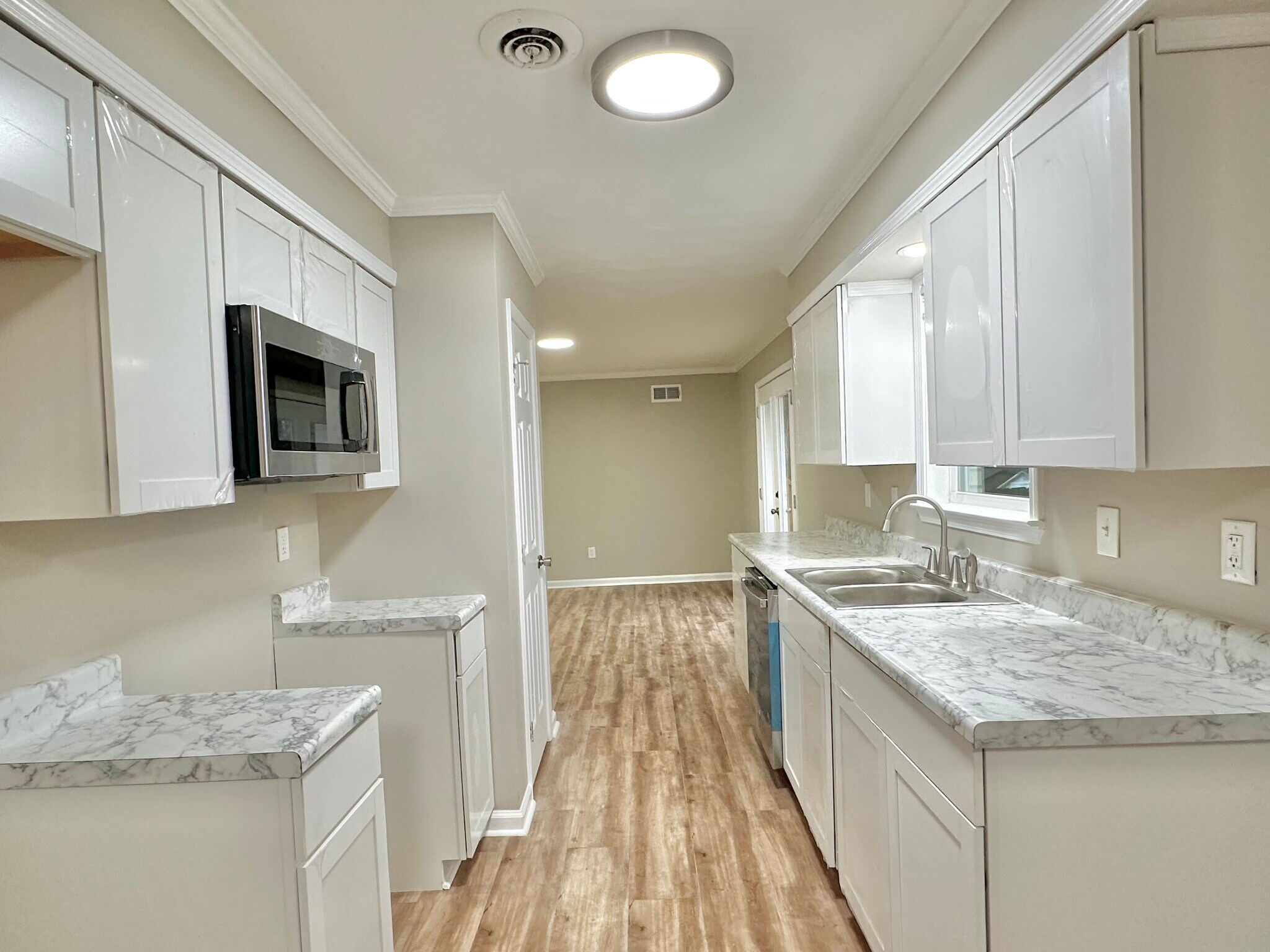 Building Photo - 3756 Vanderwood Dr