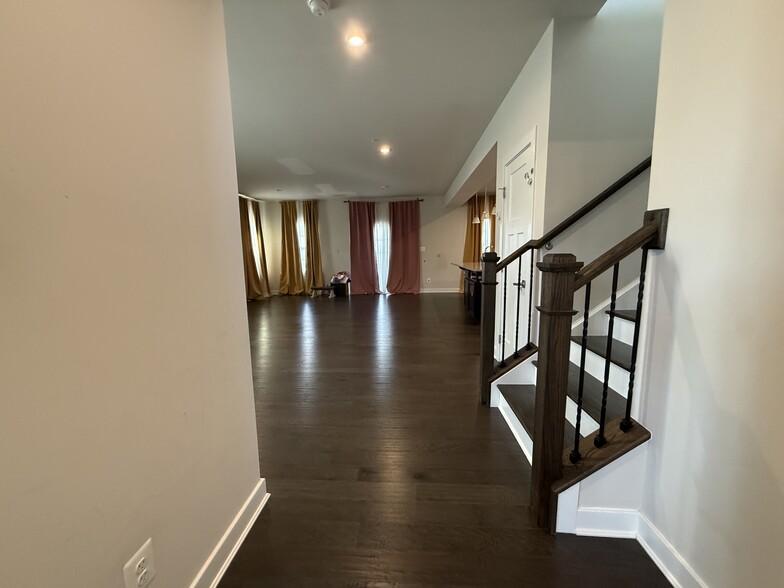 Building Photo - 440 Tree of Heaven Way