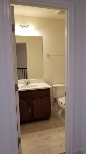 Building Photo - 43425 Robey Sq