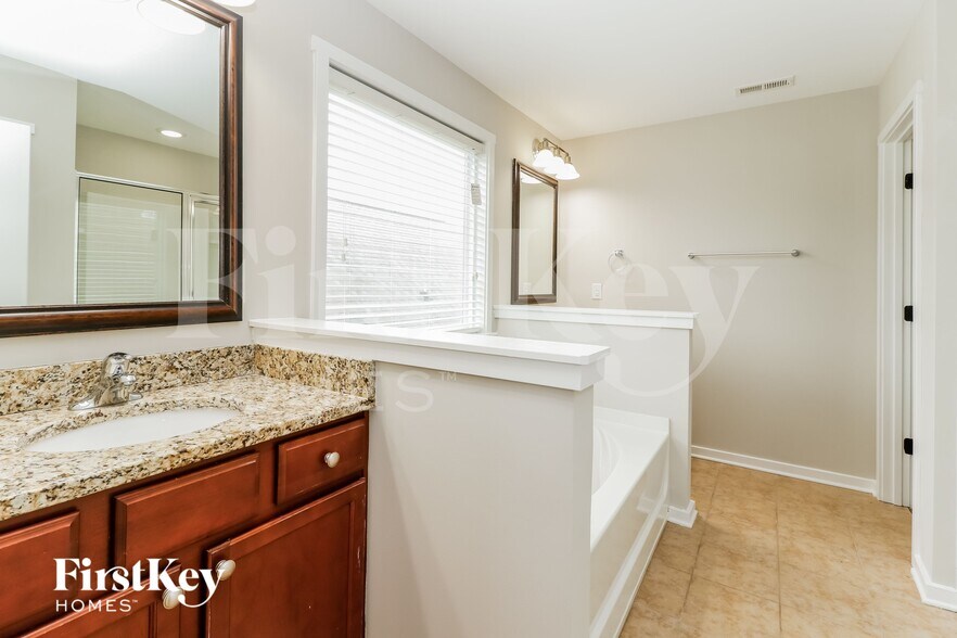 Building Photo - 308 Crossandra Ave