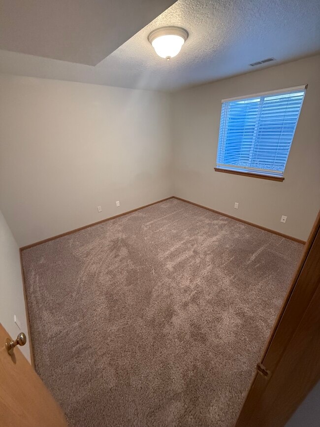 Building Photo - 4637 Twain St