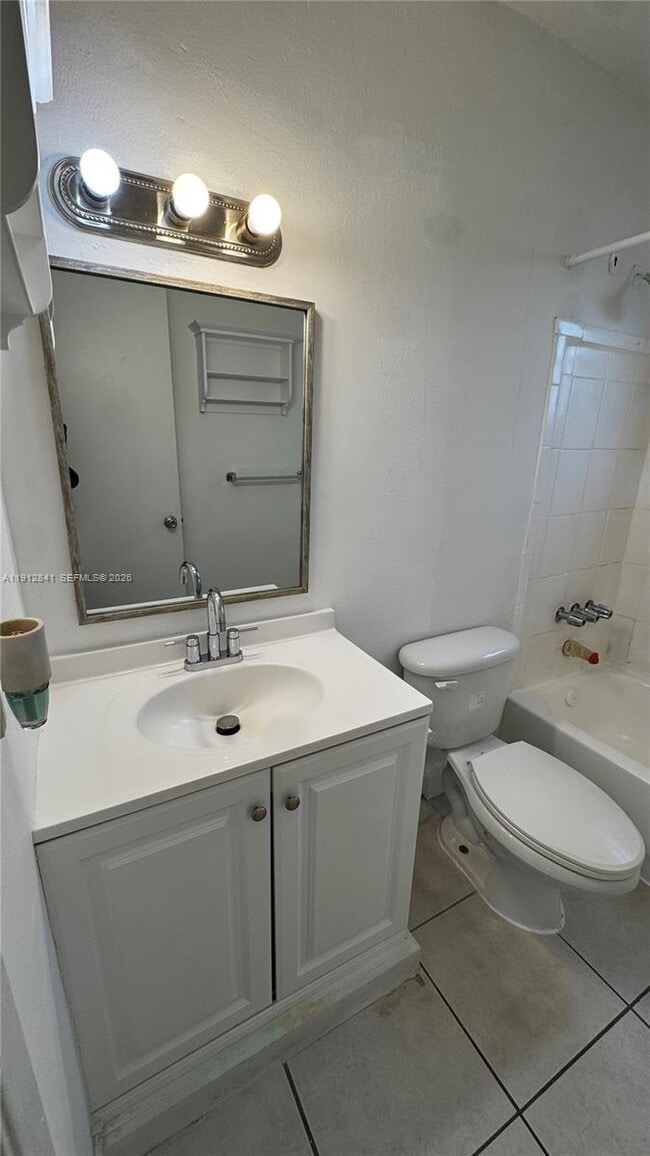 Building Photo - 4081 N Dixie Hwy