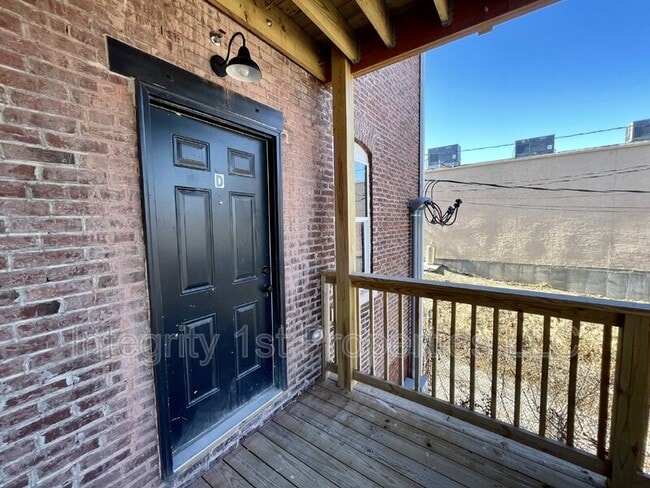 Building Photo - 740 Washington Blvd