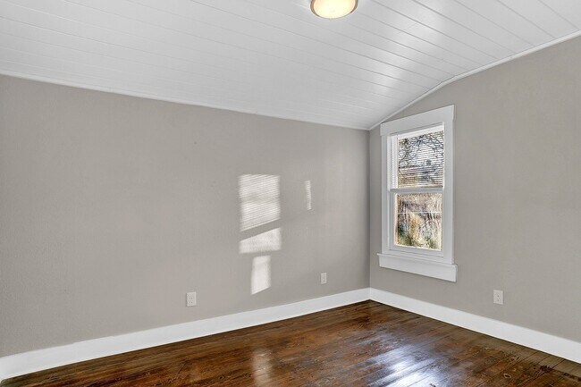 Building Photo - 1013 N Palmetto Ave