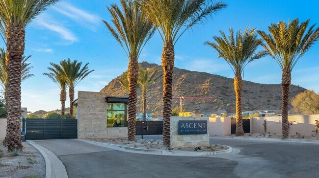 Building Photo - 5000 N Camelback Rdg Dr